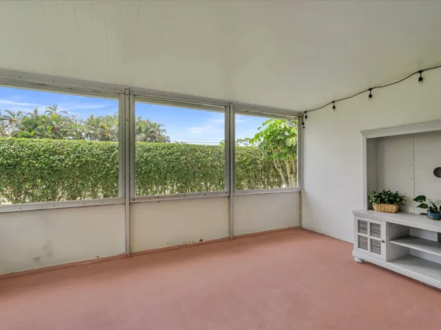 Large Screened Patio