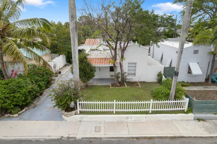 625 Selkirk