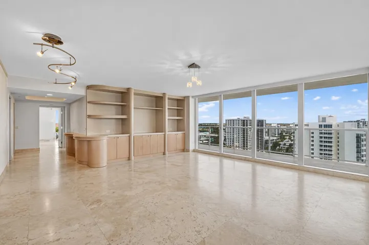 Spacious living room