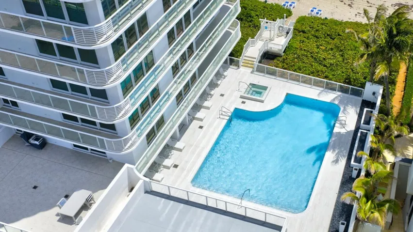 Villa Nova pool and spa