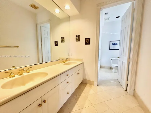 Guest bathroom on second floor