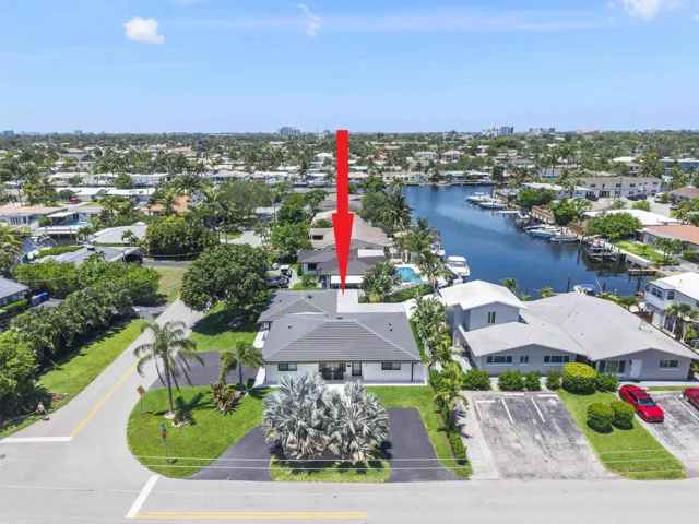 Waterfront Duplex with one 3/3 and one 2/2 + dock (up to 40ft boat) with ocean access