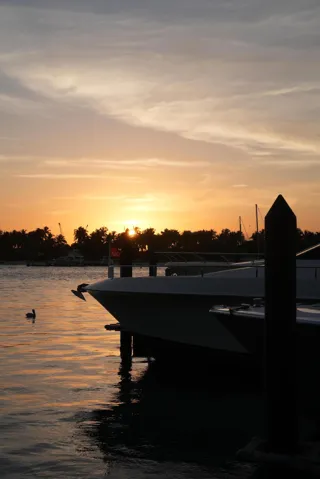 Havn_Yacht Club Sunset Vertical