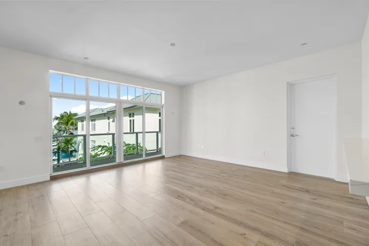 013-184LakeDrive-4301-PalmBeachShores-FL
