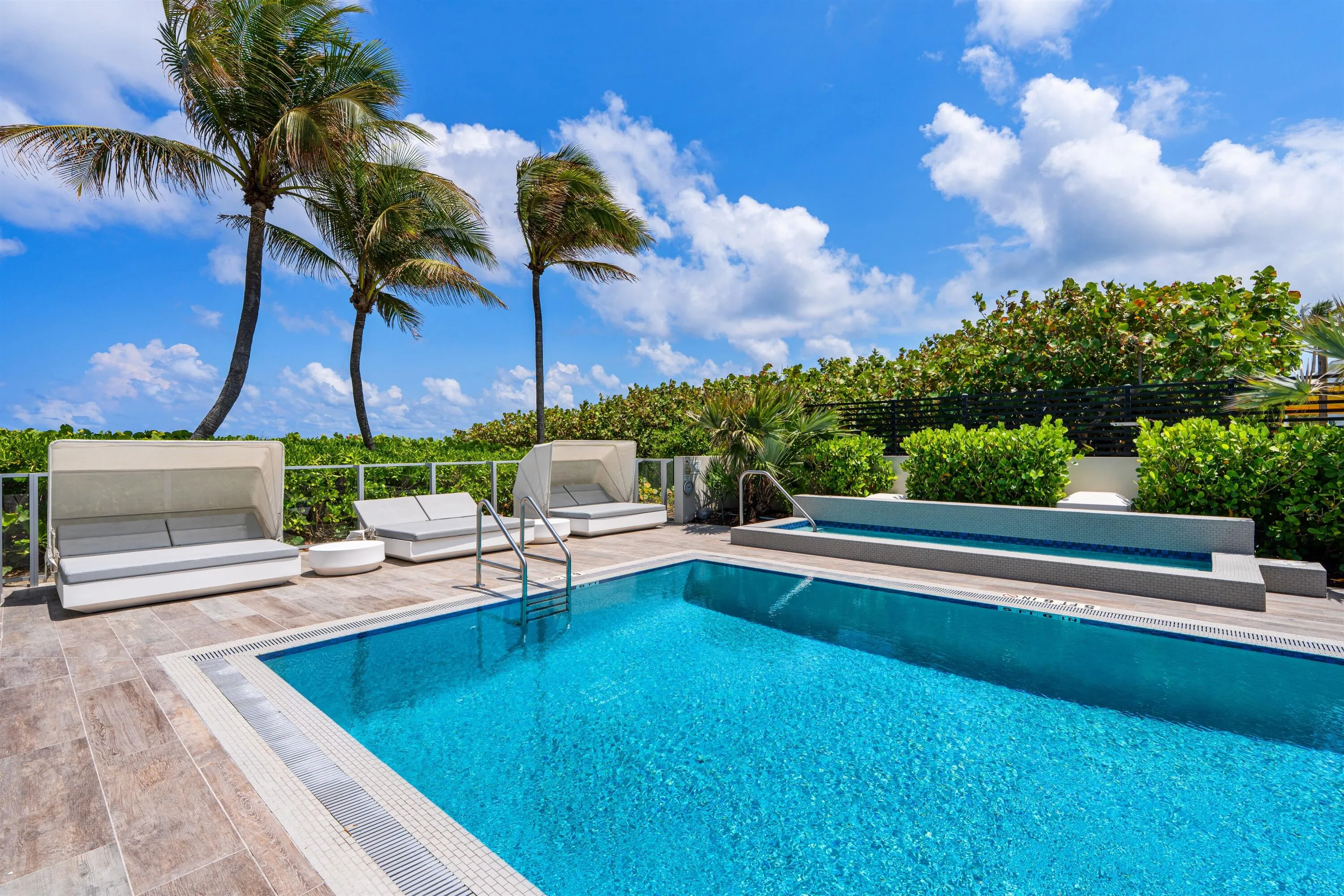 POOL_SEATING_ANGLE_DT