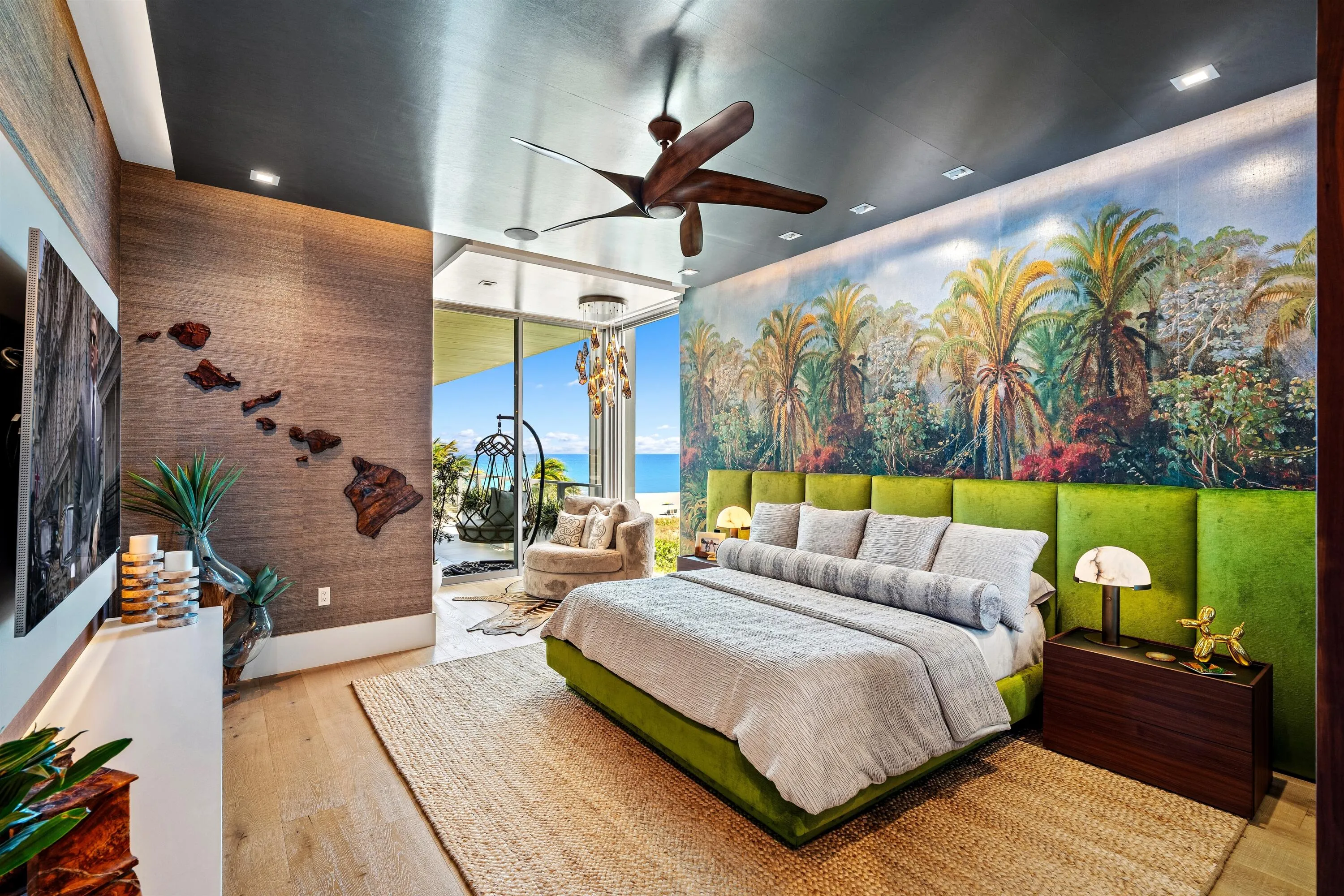 PRIMARY_BEDROOM_DT