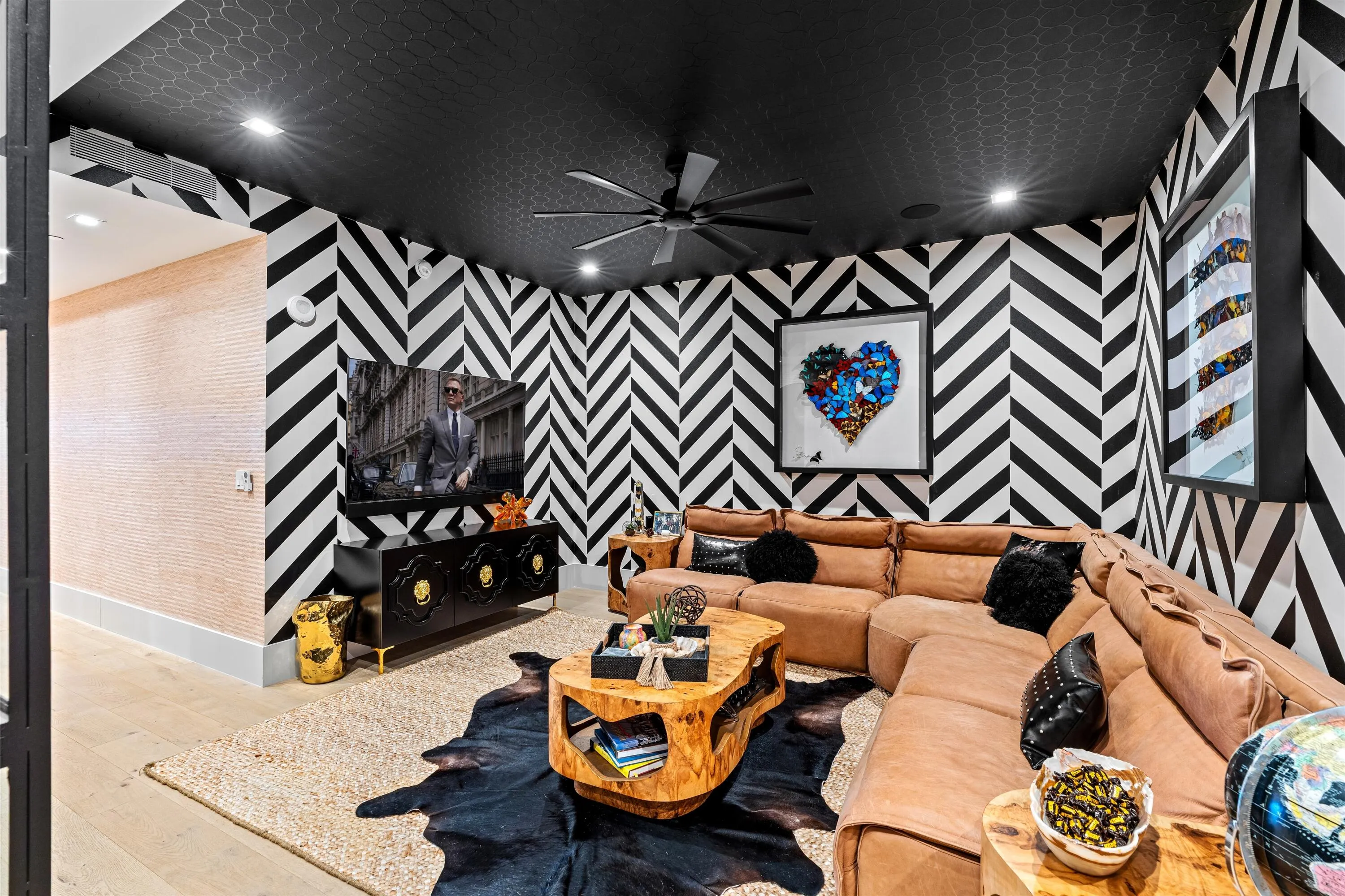 CLUBROOM_ANGLE_DT