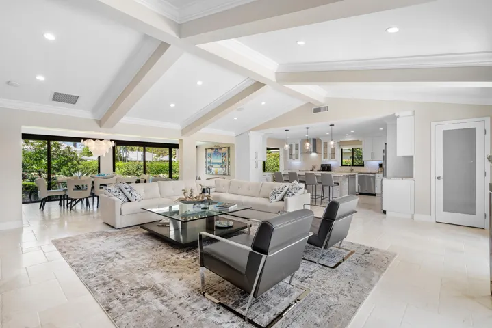 View front of living area