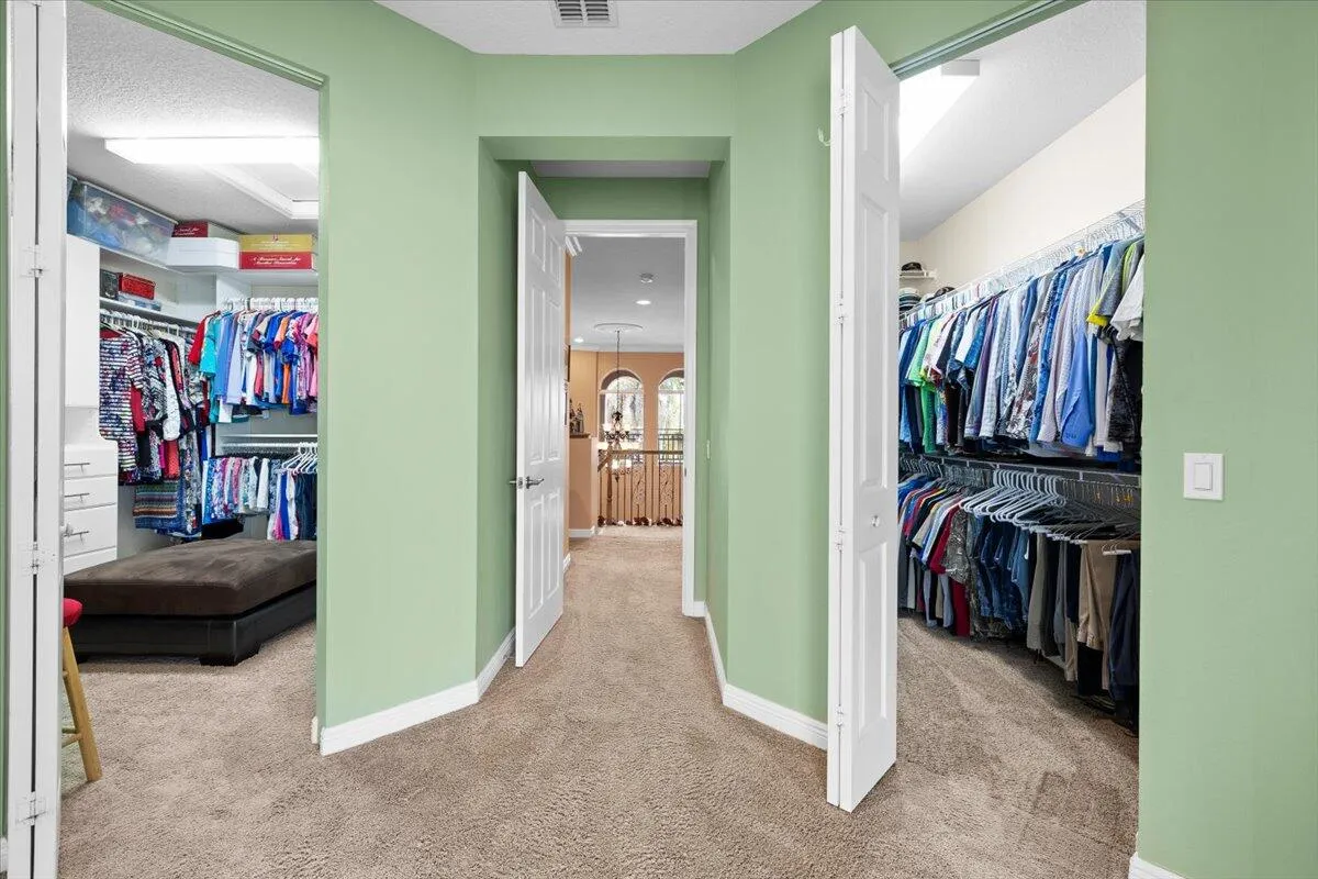 HIS AND HER WALKIN CLOSETS