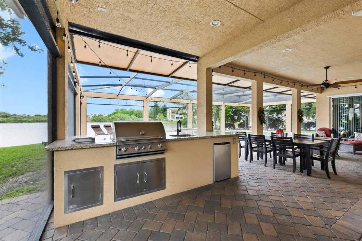 BBQ OUTDOOR KITCHEN