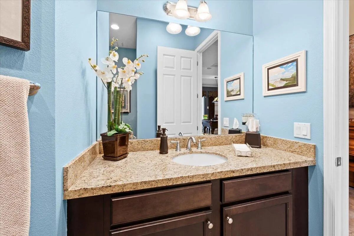 1/2 BATH
