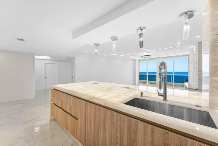 009-700SouthOceanBoulevard-BocaRaton-FL-