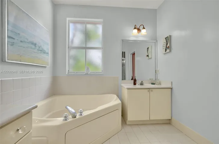 Master Bathroom No.3 Tub