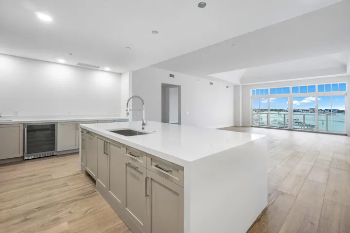 002-184LakeDrive-2302-PalmBeachShores-FL