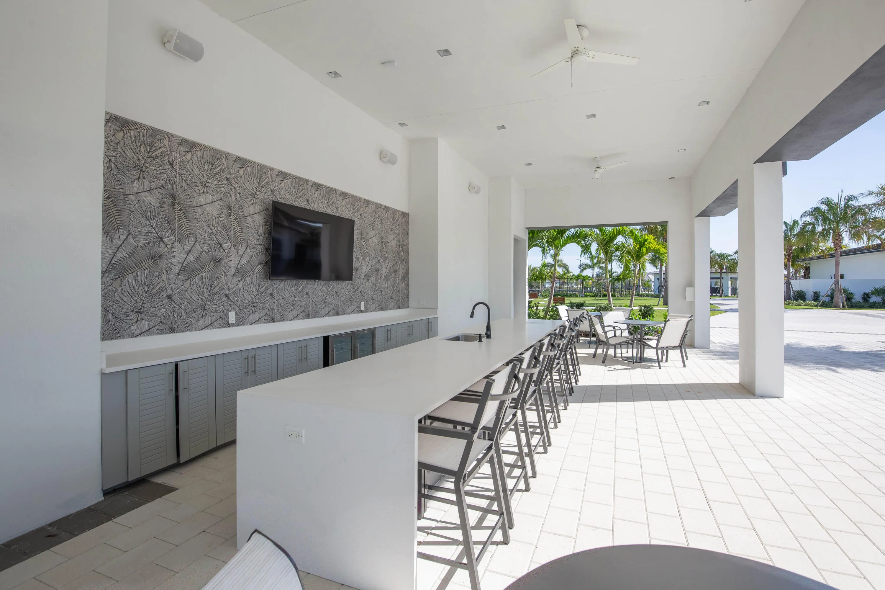 Clubhouse Outdoor Bar