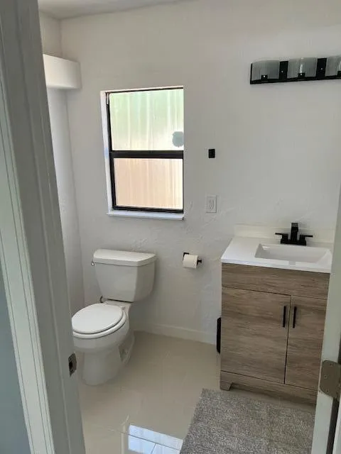 2nd Master Bathroom