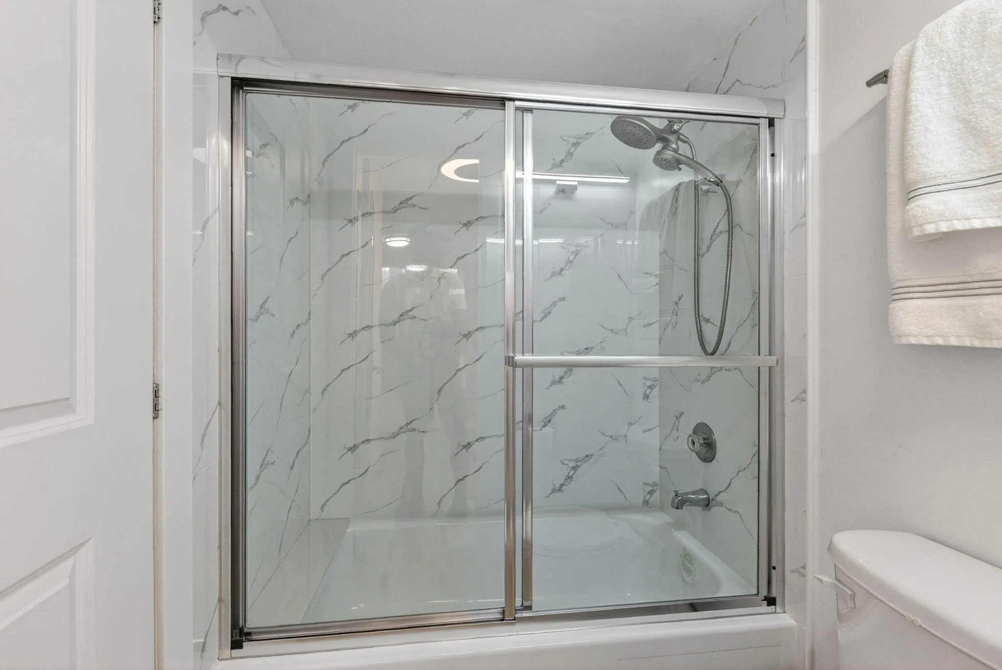 Bath1 - 9081 Lime Bay Blvd 115 Tamarac