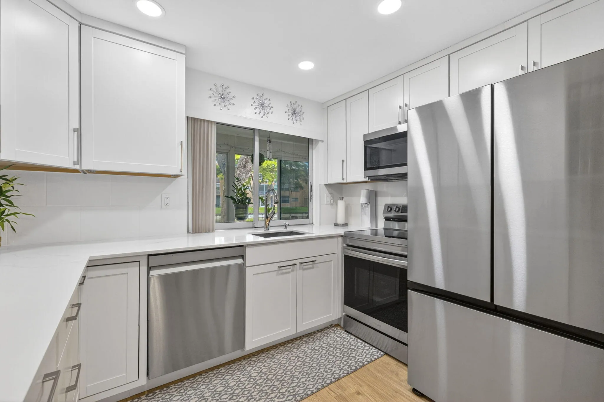 Kitchen - 9081 Lime Bay Blvd 115 Tamarac