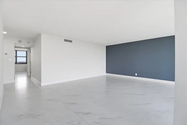 Living / Dining Area