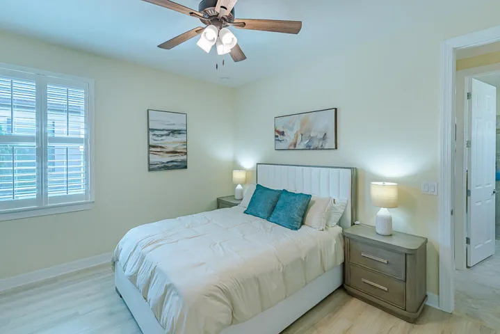 221 SE Longview Drive-10 (1)