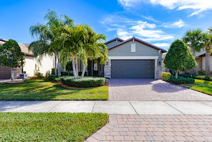 221 SE Longview Drive-2