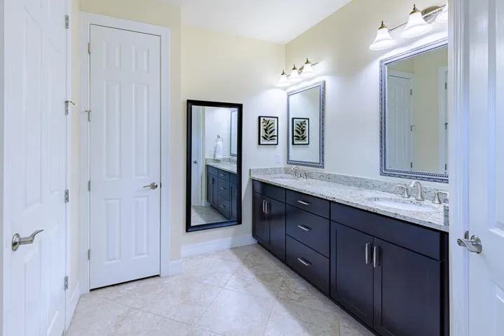 221 SE Longview Drive-17 (1)