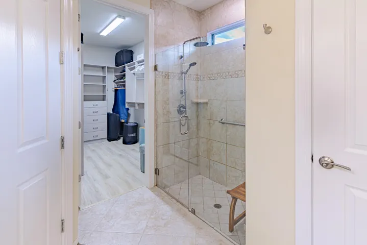 221 SE Longview Drive-15 (1)