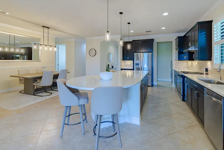 221 SE Longview Drive-23 (1)