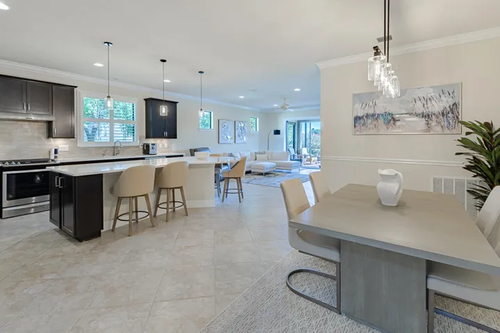 221 SE Longview Drive-24 (1)