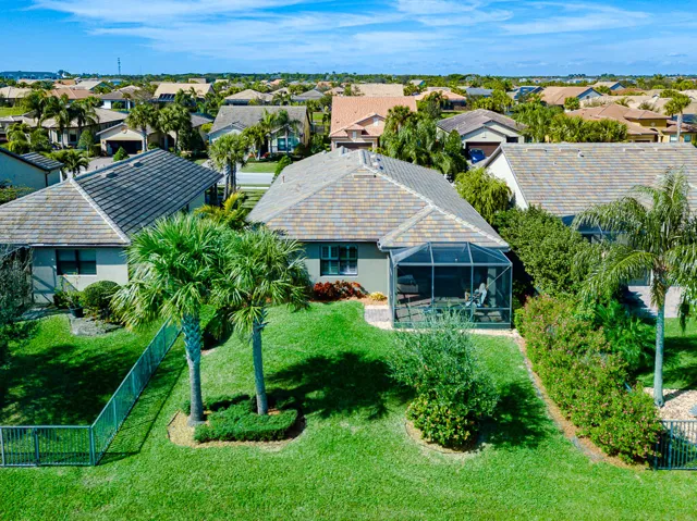 221 SE Longview Drive-43 (1)