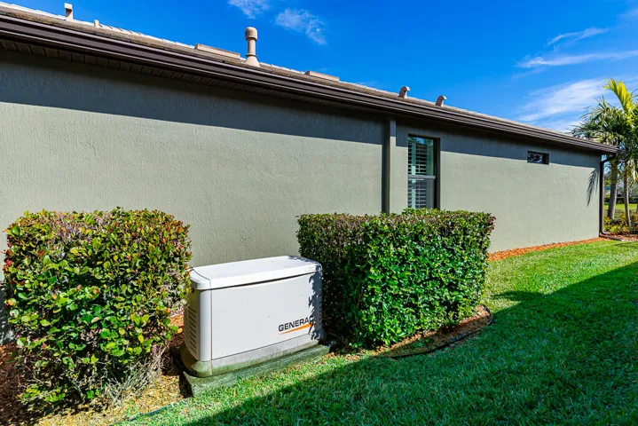 221 SE Longview Drive-38 (1)