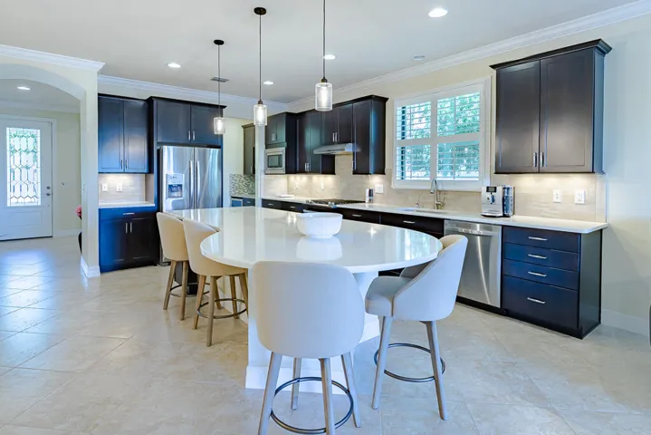 221 SE Longview Drive-20 (1)