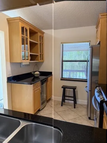 22088 Palms Way, Unit #204, Boca kitchen