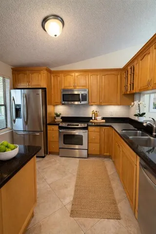 22088 Palms Way, Unit #204, Boca kitchen