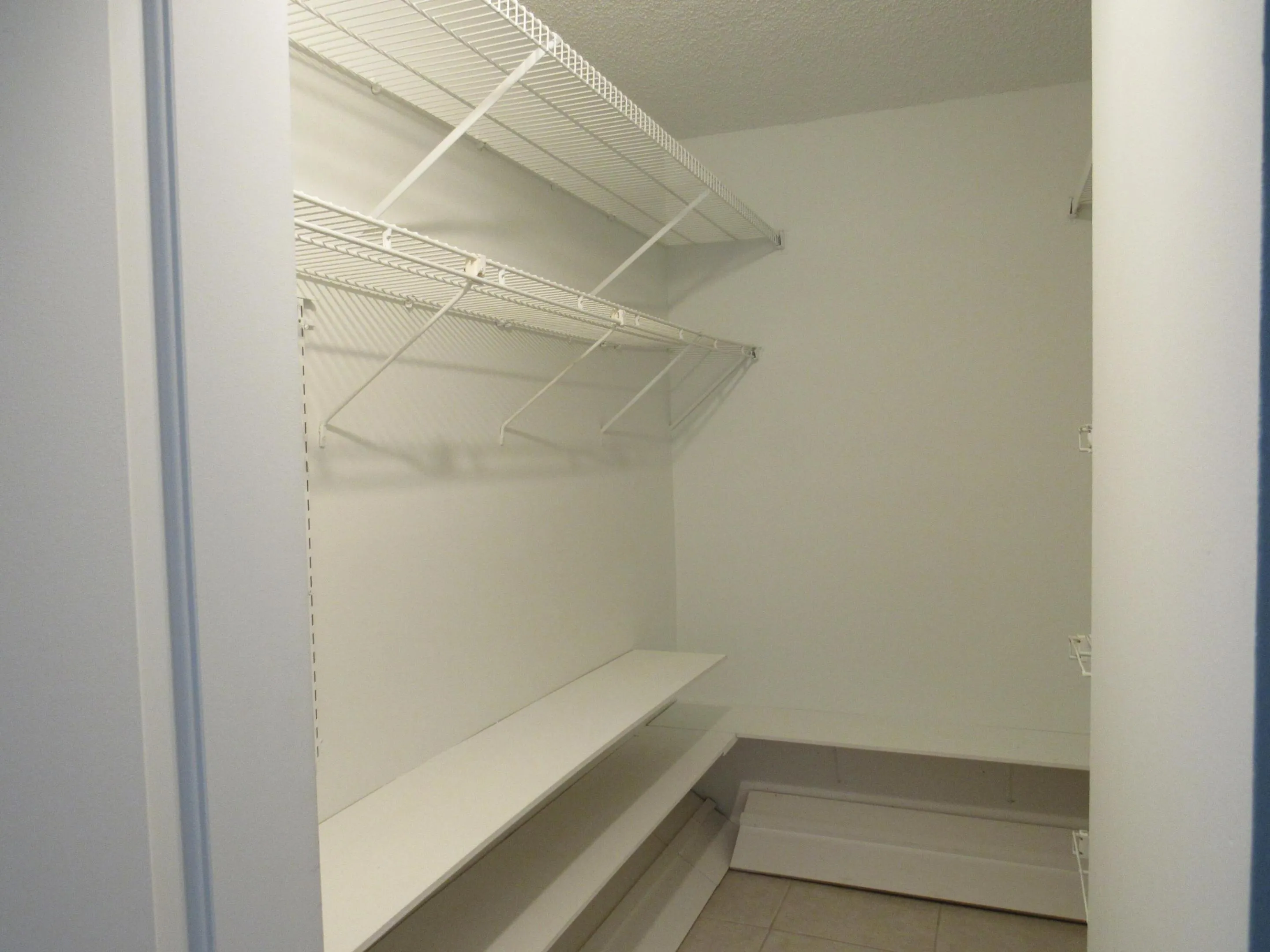 Walking closet