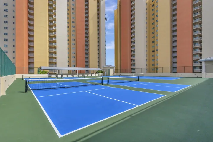 Tennis / Pickleball Courts