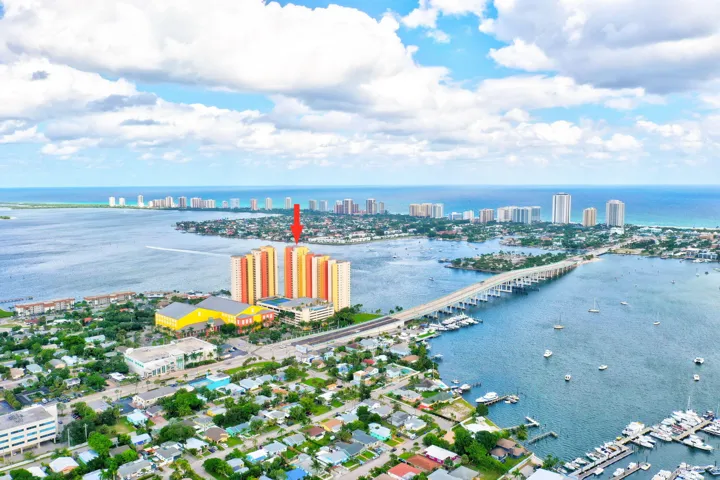 Marina Grande Aerial