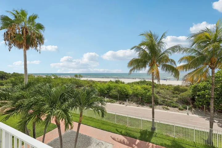 Ocean front Building/Ocean Access