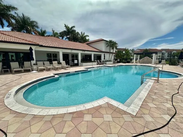Mirabella pool 2025
