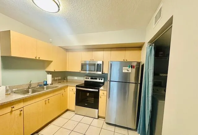 402 Villa-Kitchen