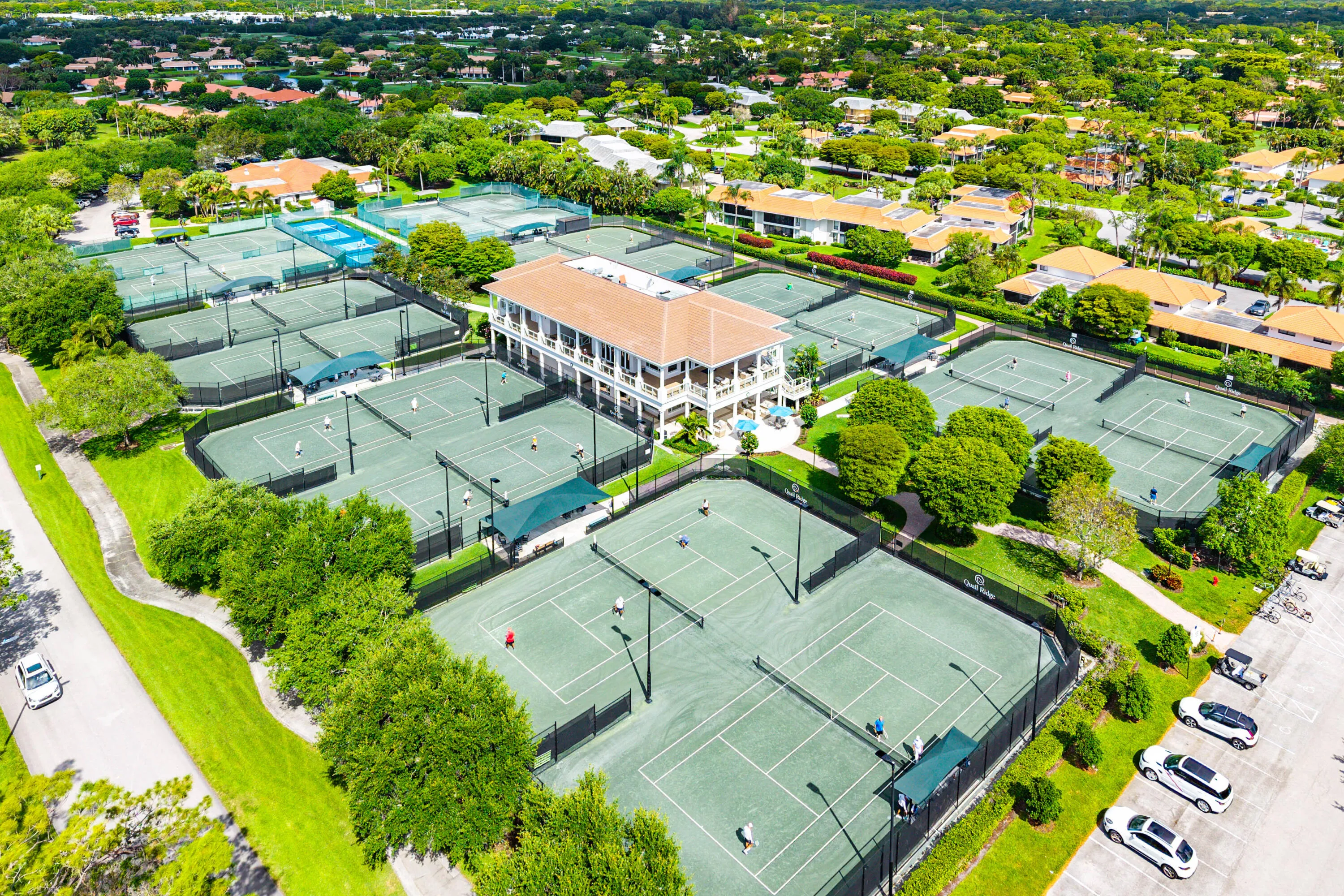Tennis pro shop