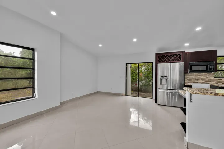 17551 NE 5th Ave North Miami 00013