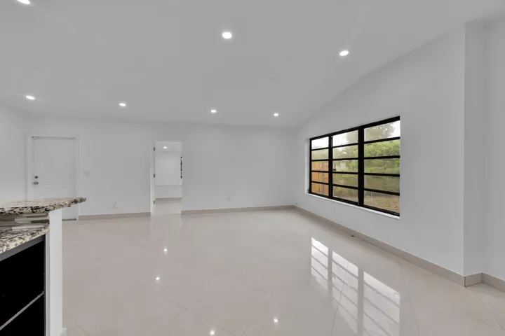 17551 NE 5th Ave North Miami​​‌​​​​‌​​‌‌​‌‌​​​‌‌​‌​‌​‌​​​‌​​ 00015