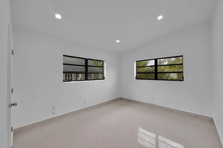 17551 NE 5th Ave North Miami 00028