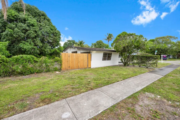 17551 NE 5th Ave North Miami 00006