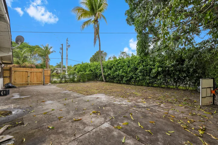 17551 NE 5th Ave North Miami 00009