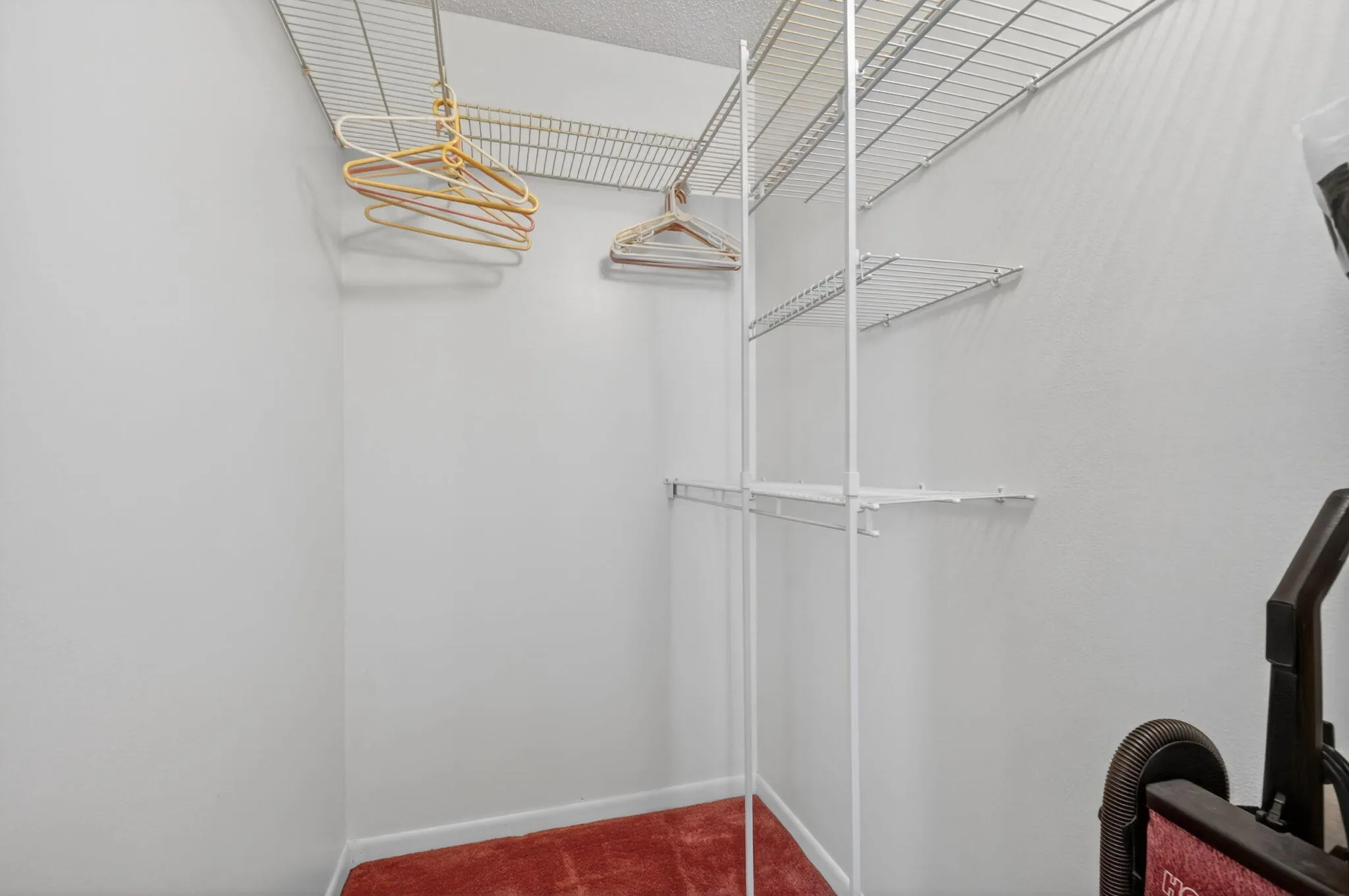 2nd Bedroom Closet