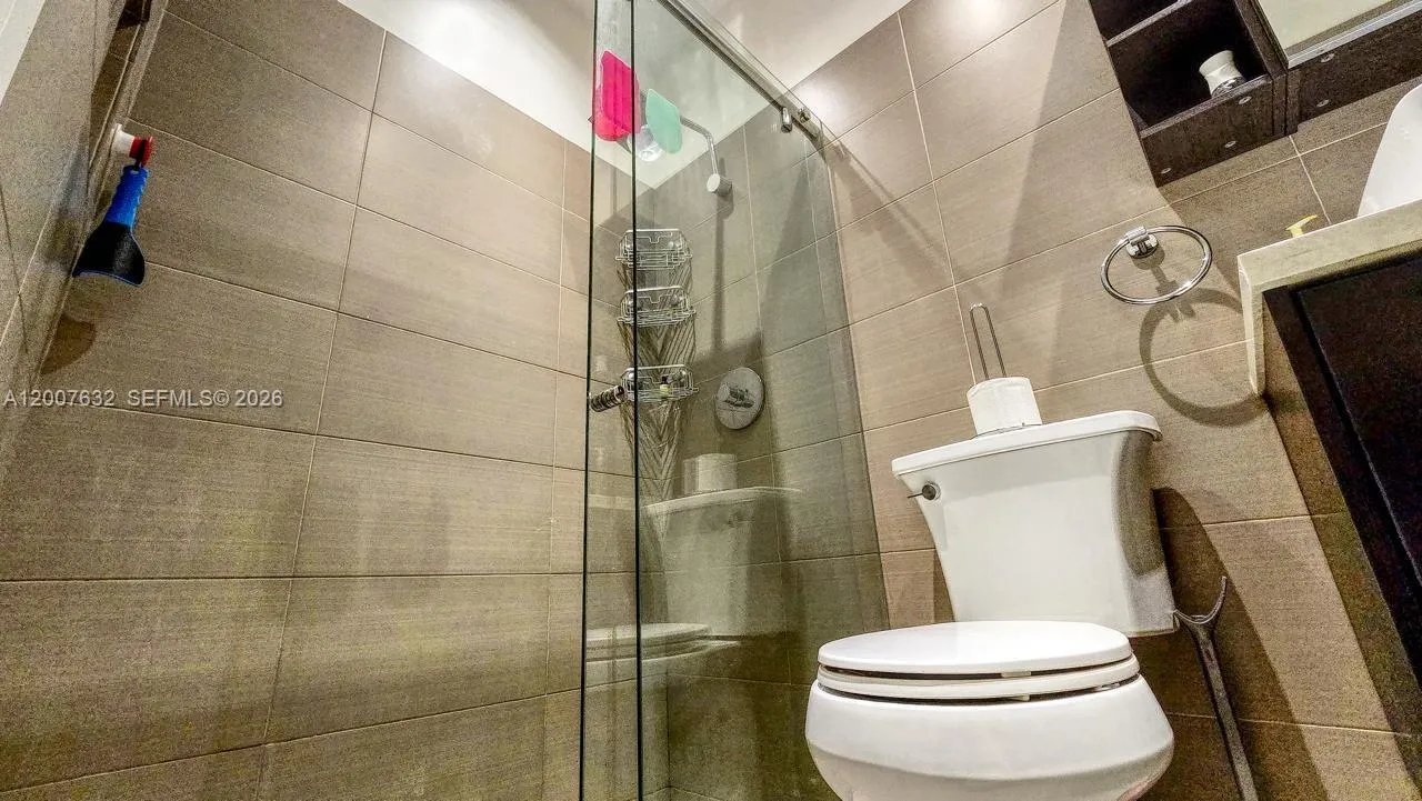 Ensuite Bath2