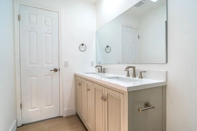 5430 BATHROOM 2