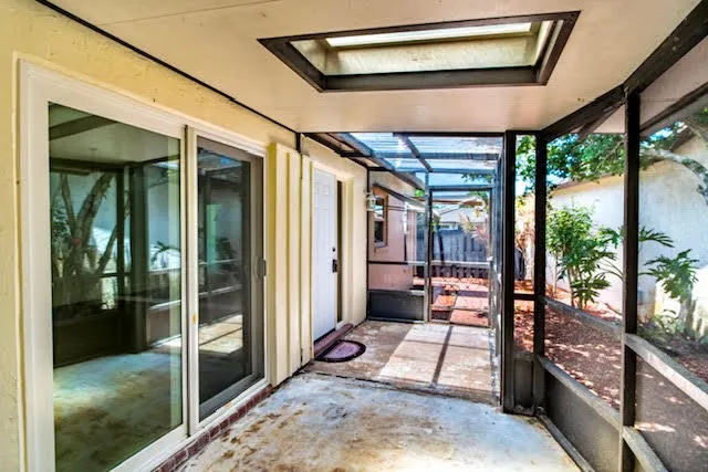 5430 SIDE PATIO